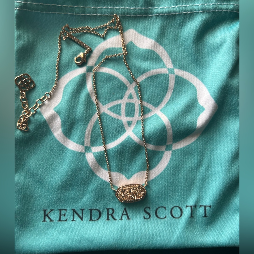 Kendra Scott Necklace🍬